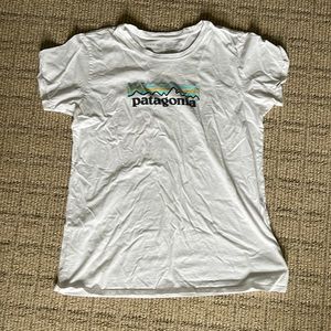 Patagonia Women’s Large White Logo Tee Shirt